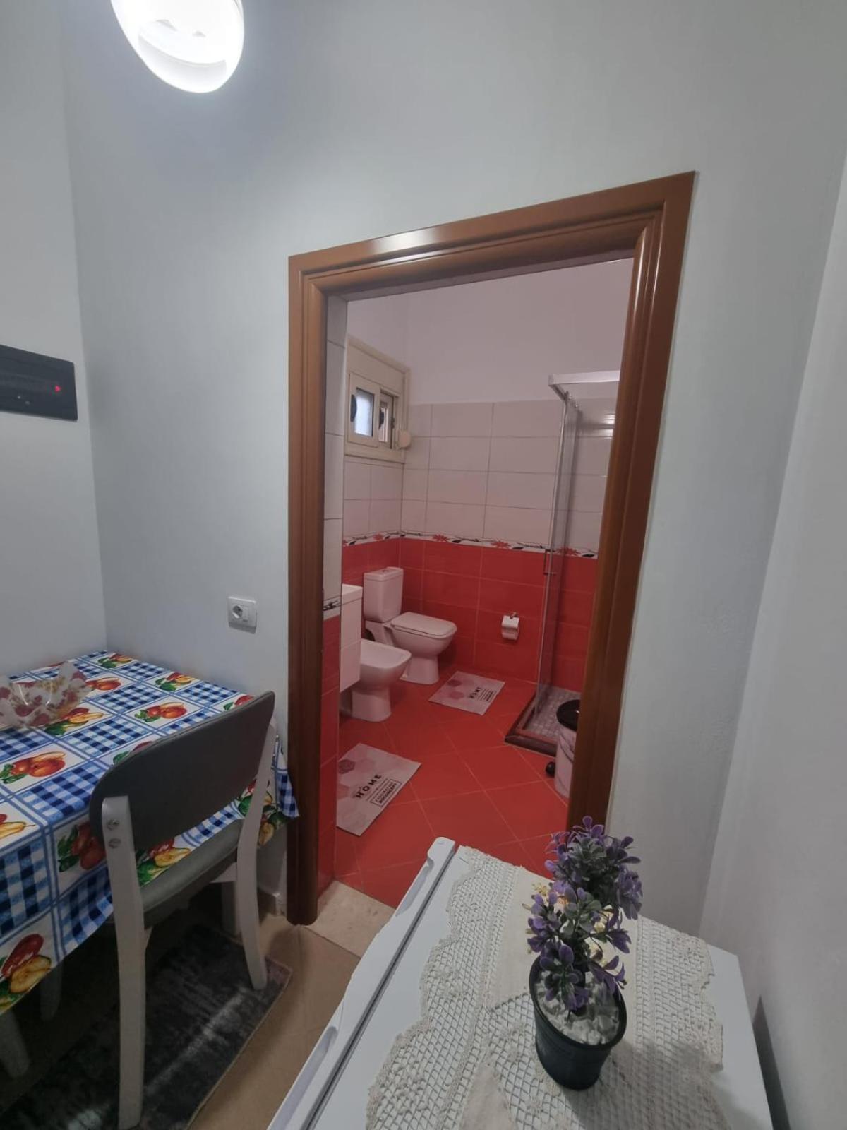 Vila Megi-Rent Room Vlore Exterior photo