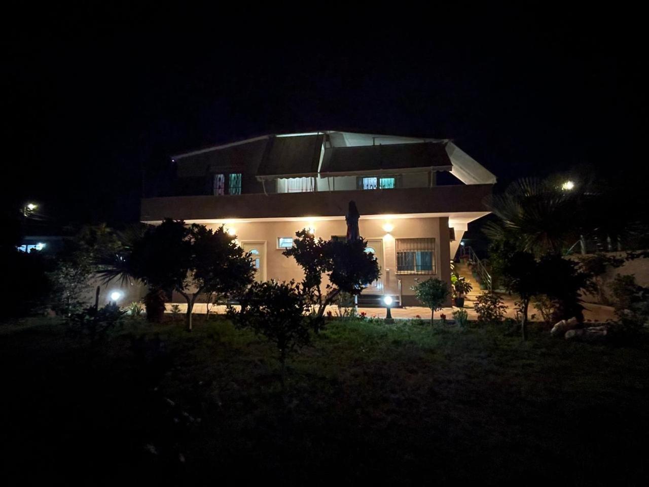Vila Megi-Rent Room Vlore Exterior photo