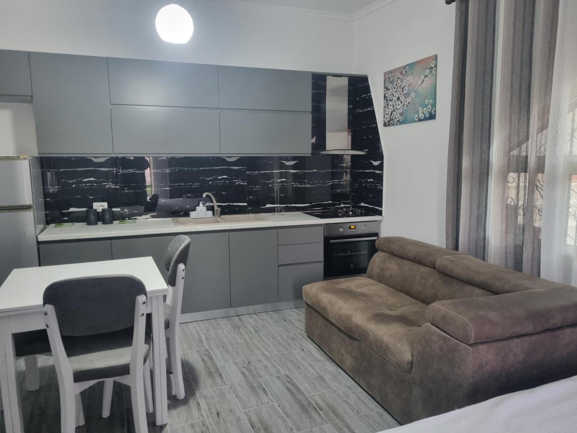Vila Megi-Rent Room Vlore Exterior photo