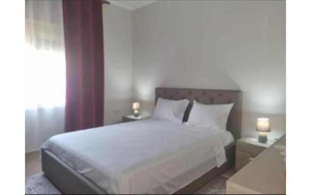 Vila Megi-Rent Room Vlore Exterior photo