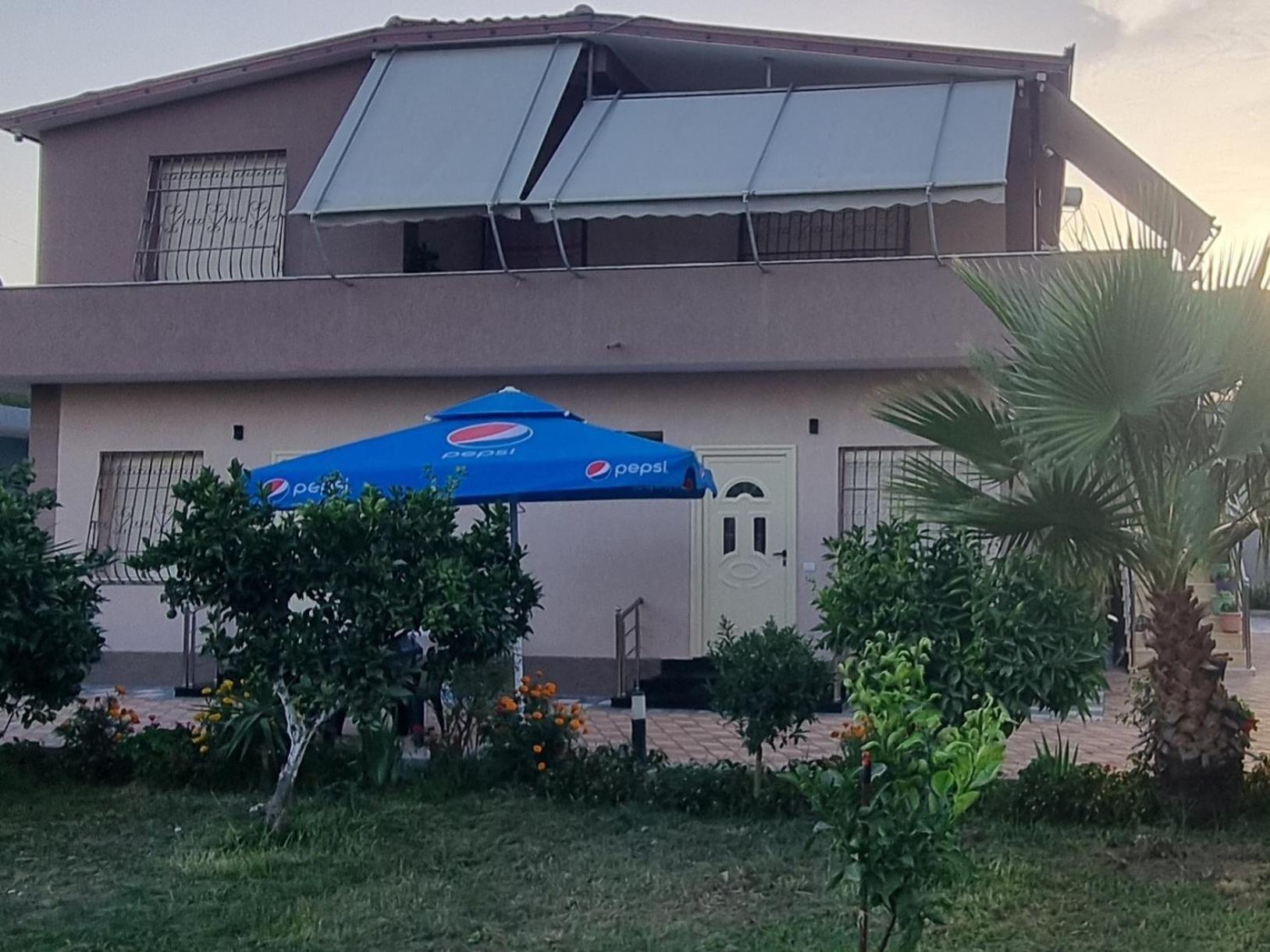 Vila Megi-Rent Room Vlore Exterior photo