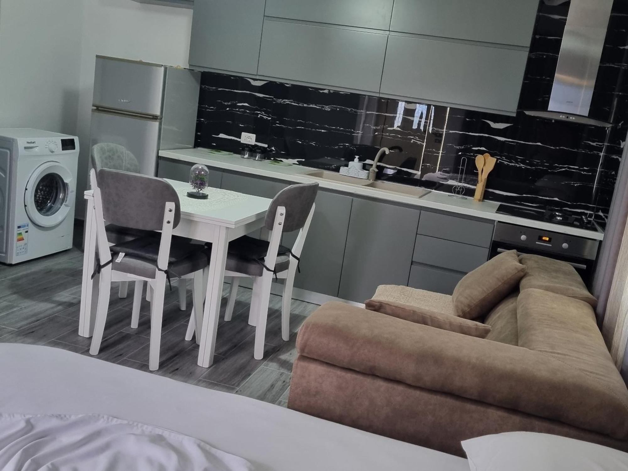 Vila Megi-Rent Room Vlore Exterior photo